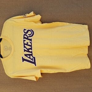Women's Lakers tshirt